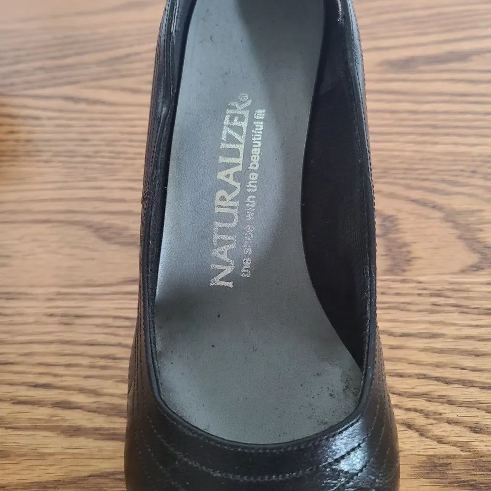 Naturalizer Women's Vintage Navy 7 Narrow Dress Pumps 2.5
